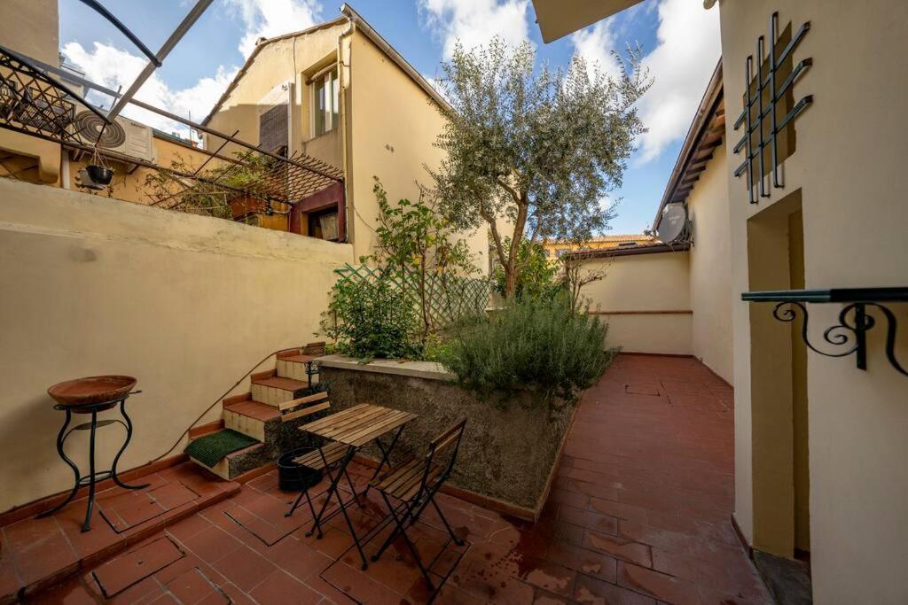 Raffinato Trilocale San Frediano Apartment Florence Exterior photo